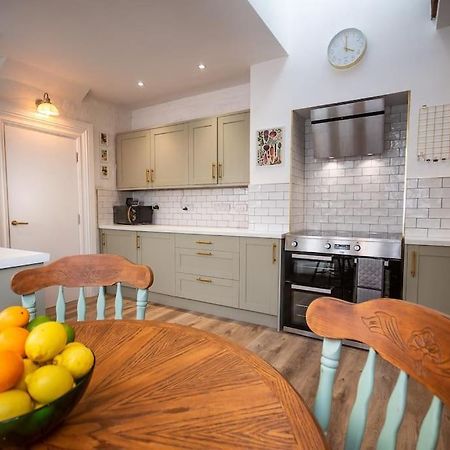 4-Bed Botanical Retreat Villa Plymouth Bagian luar foto