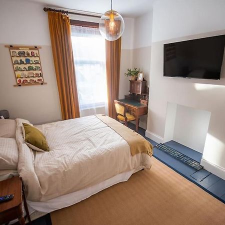 4-Bed Botanical Retreat Villa Plymouth Bagian luar foto